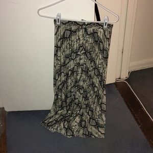 Long pleated snake skin design skirt